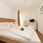 Kleinwalsertal Aparthotel 3*
